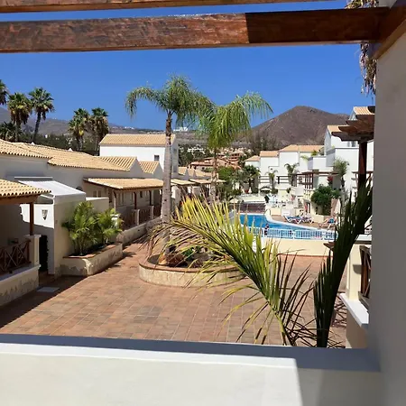 Golf 3 - One Bed Duplex With Pool View شقة *